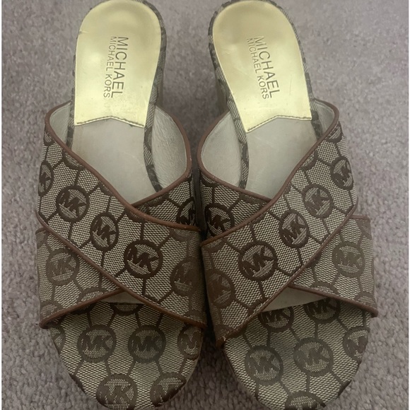 MK Signature Bundle - Picture 6 of 9